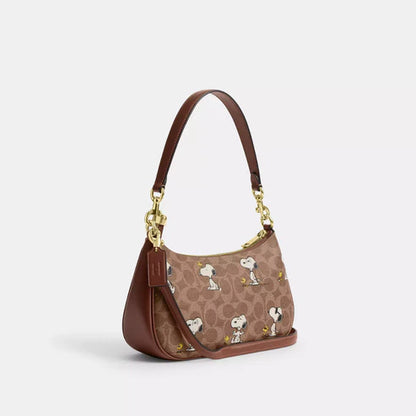 Peanuts Teri Shoulder Bag With Snoopy