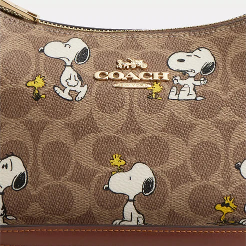 Peanuts Teri Shoulder Bag With Snoopy