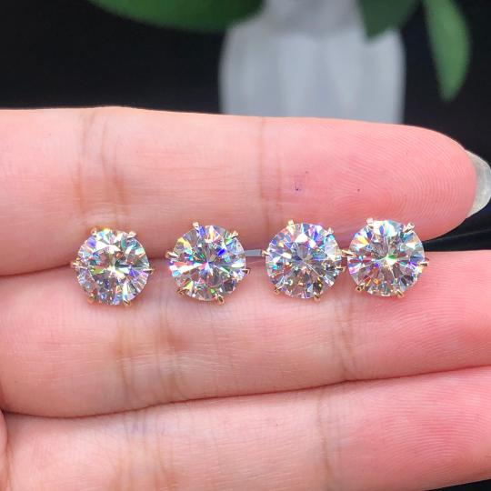 Tera Chic White Gold Earrings