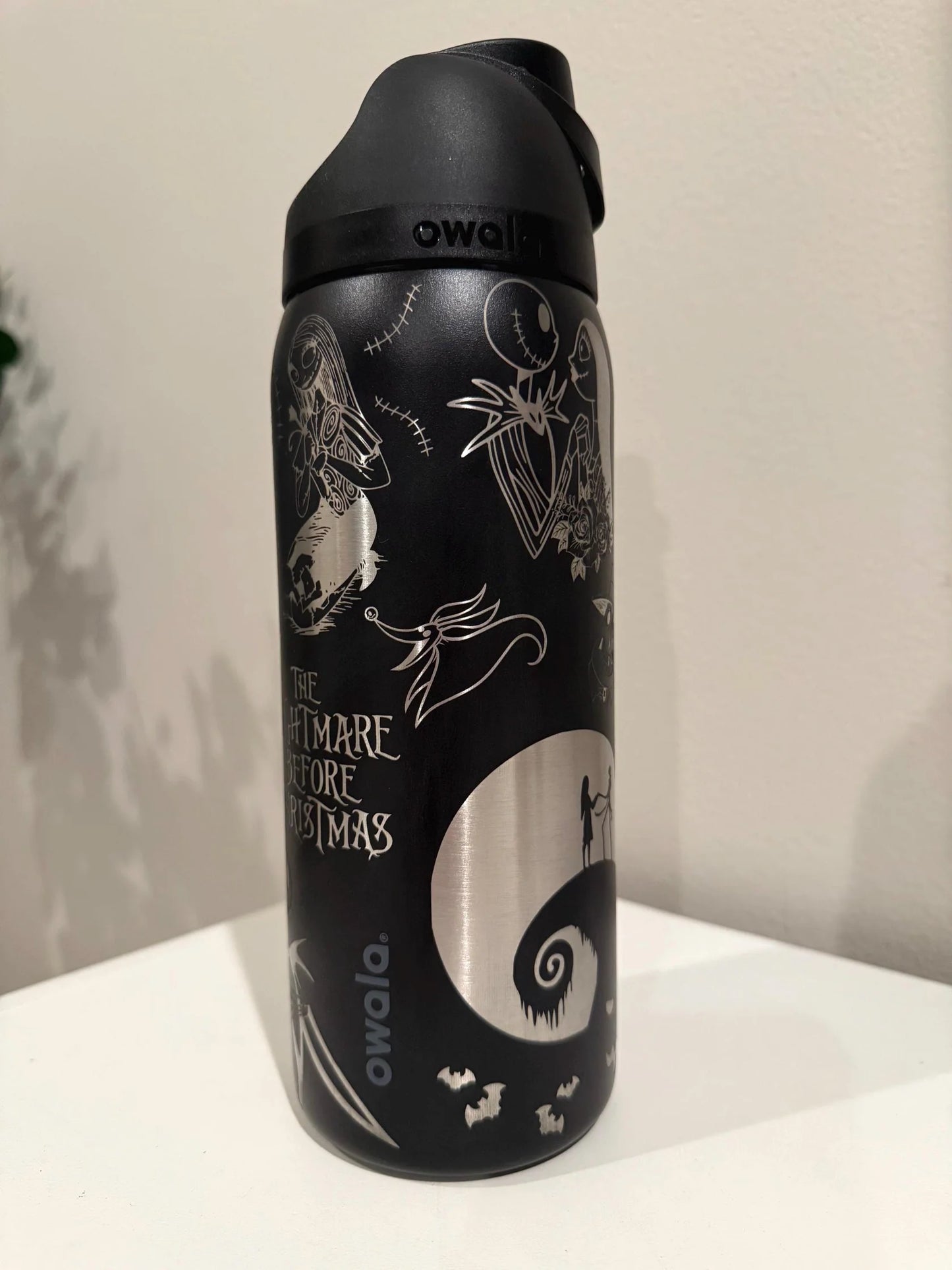 Owala Nightmare Before Christmas 32oz FreeSip