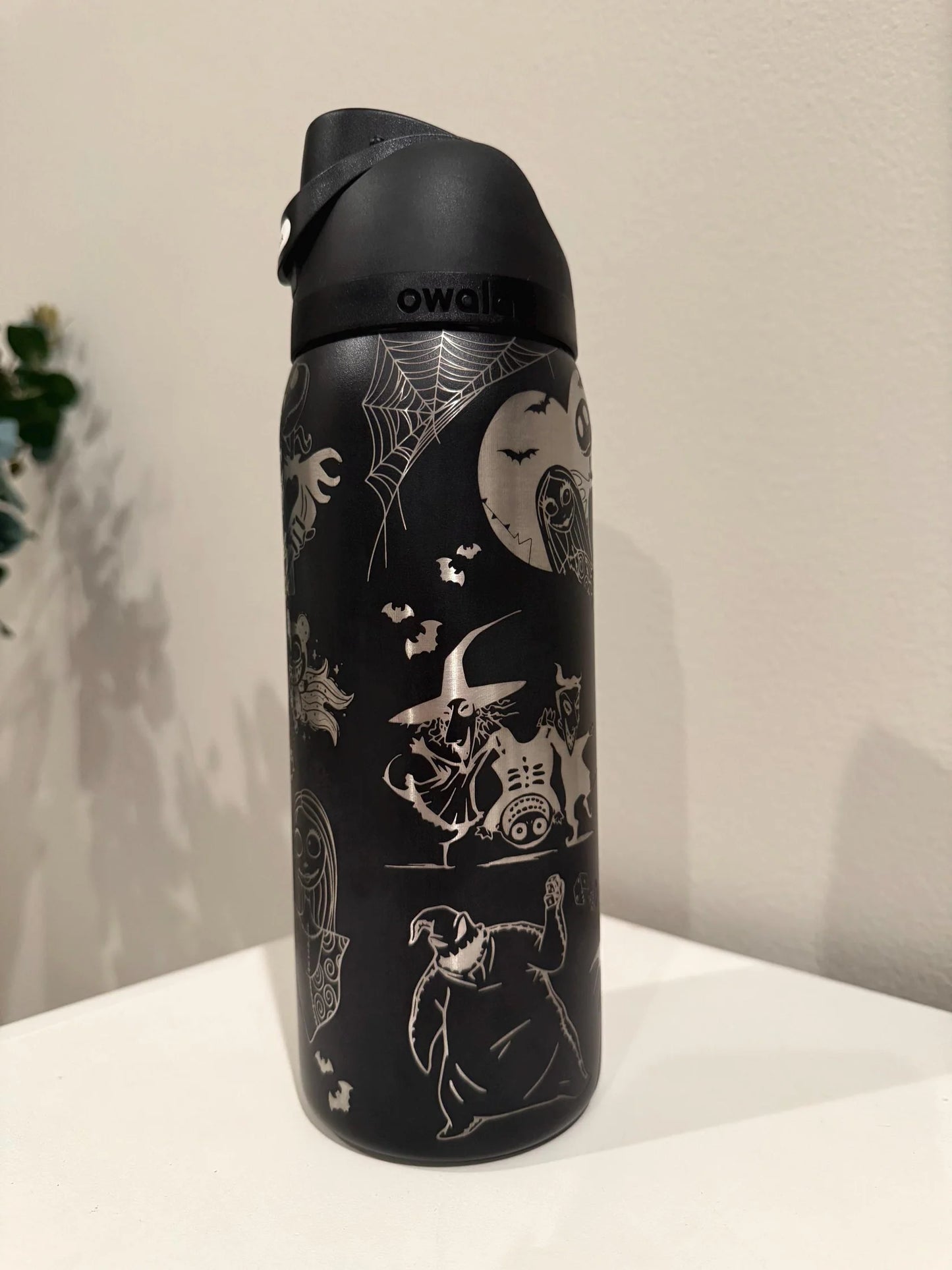 Owala Nightmare Before Christmas 32oz FreeSip