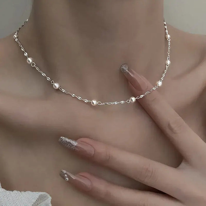 Elegant Sparkling Pearl Necklace
