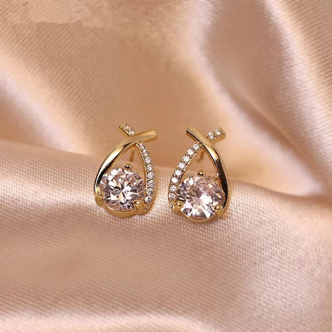 Luxury Twisted Teardrop Cubic Zirconia Stud Earrings