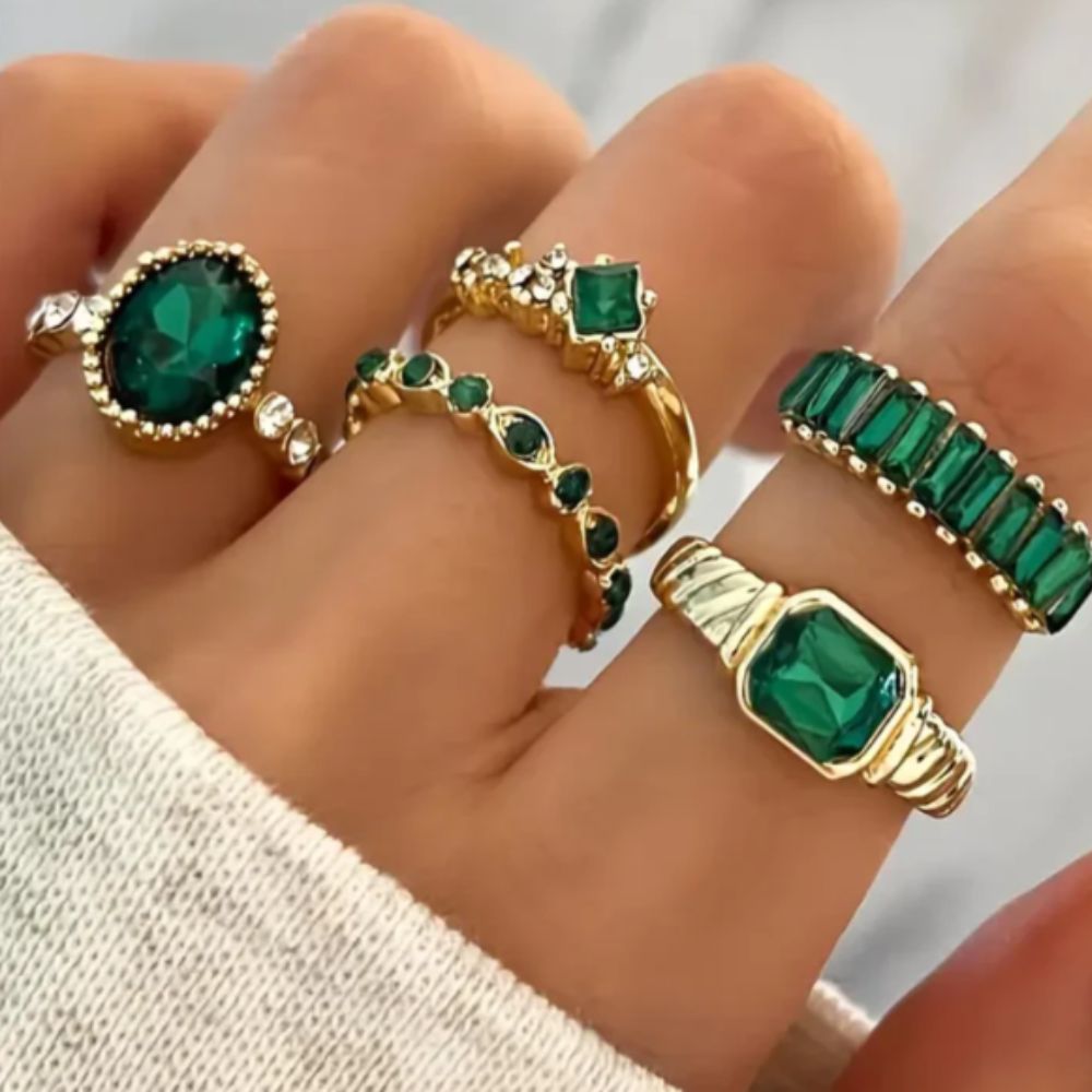 Zarina Exquisite Gold Ring Set with Emerald