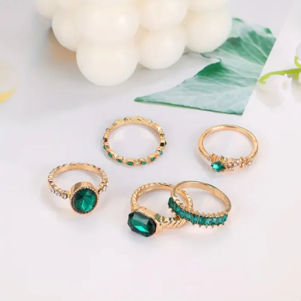 Zarina Exquisite Gold Ring Set with Emerald
